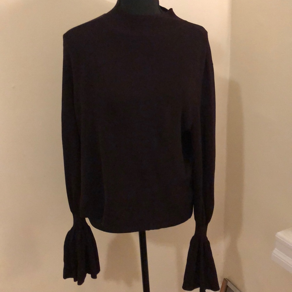 H&M knit top with flare sleeve